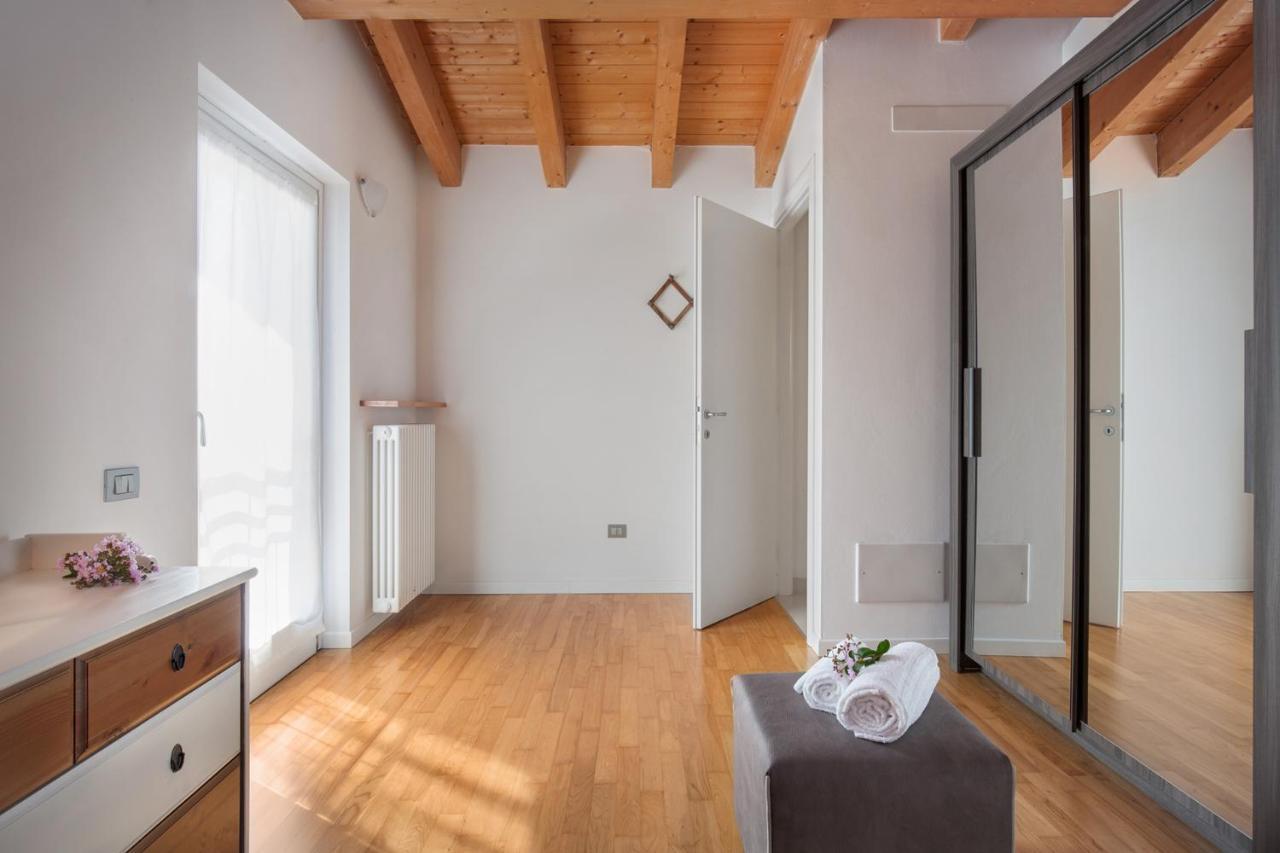 Casa Nadia - 3 Minuti Dall'Ospedale ネグラール エクステリア 写真