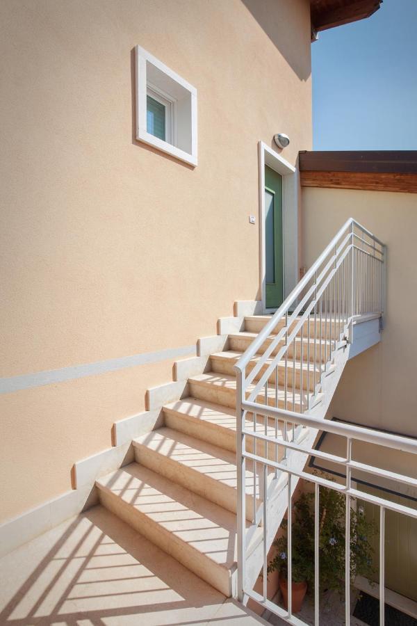 Casa Nadia - 3 Minuti Dall'Ospedale ネグラール エクステリア 写真
